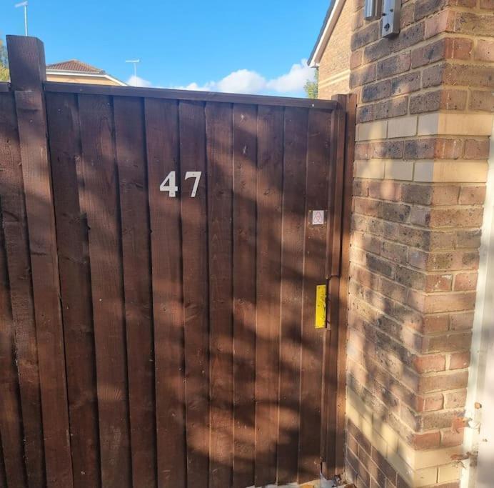 Modern Immaculate Studio With Ac & Parking, Outside The Caz Bristol Exterior foto